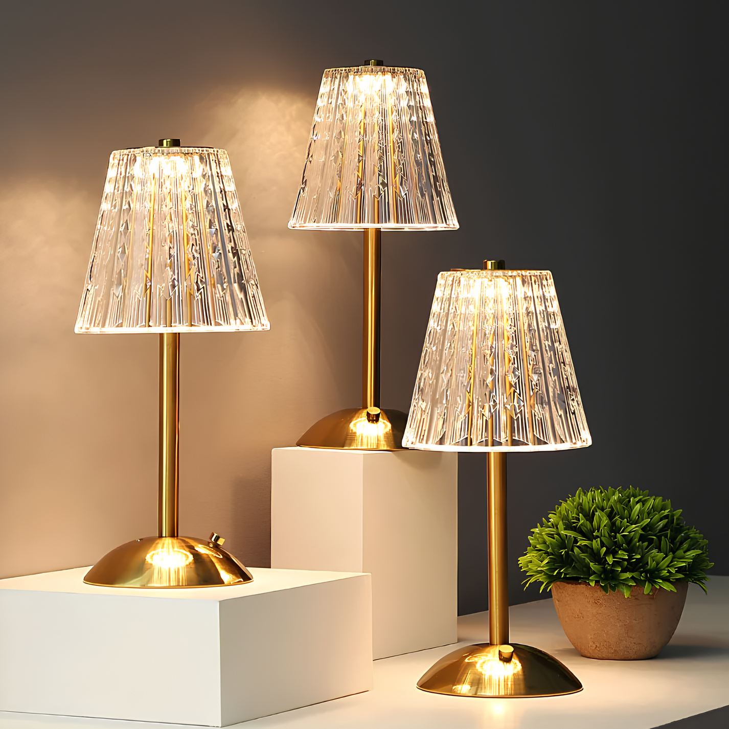 Stellar | Golden Crystal Table Lamp